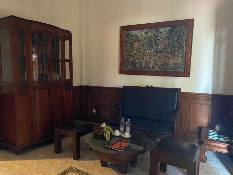 Rumah Pesik Art Heritage Gondowulung Buitenkant foto