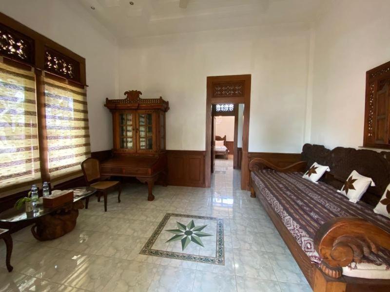 Rumah Pesik Art Heritage Gondowulung Buitenkant foto